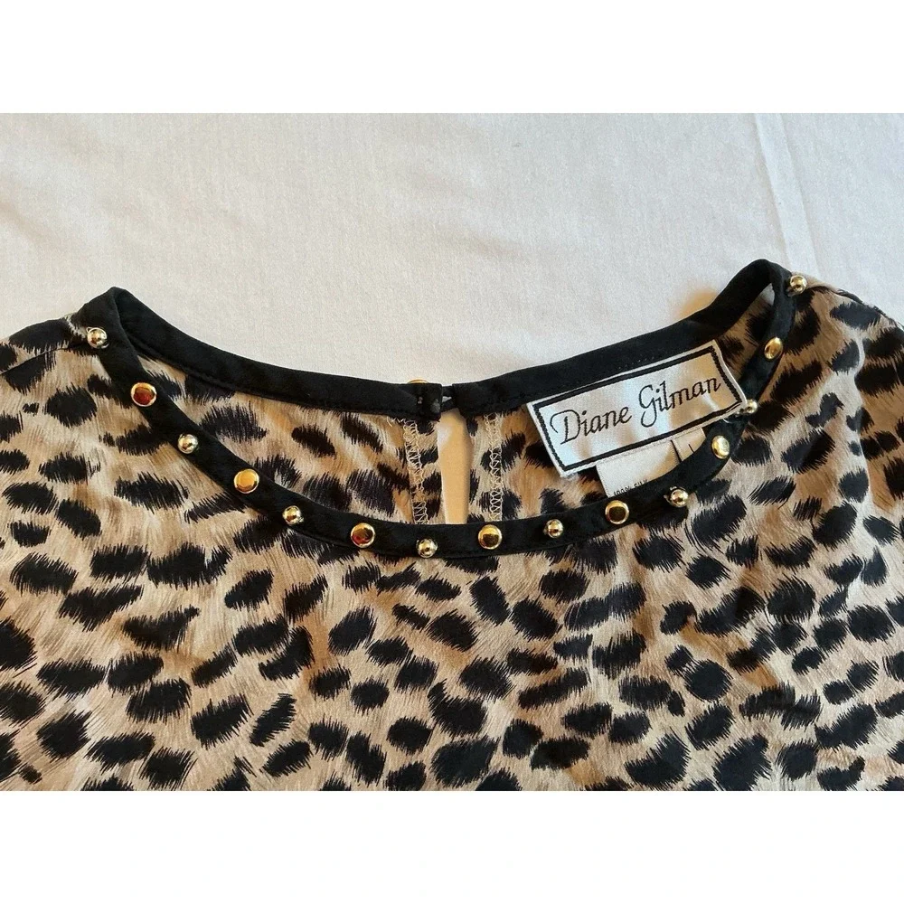 Diane Gilman - 100% Silk - Cheetah Print Short Sleeve Blouse Studded - Size L - Picture 7 of 8
